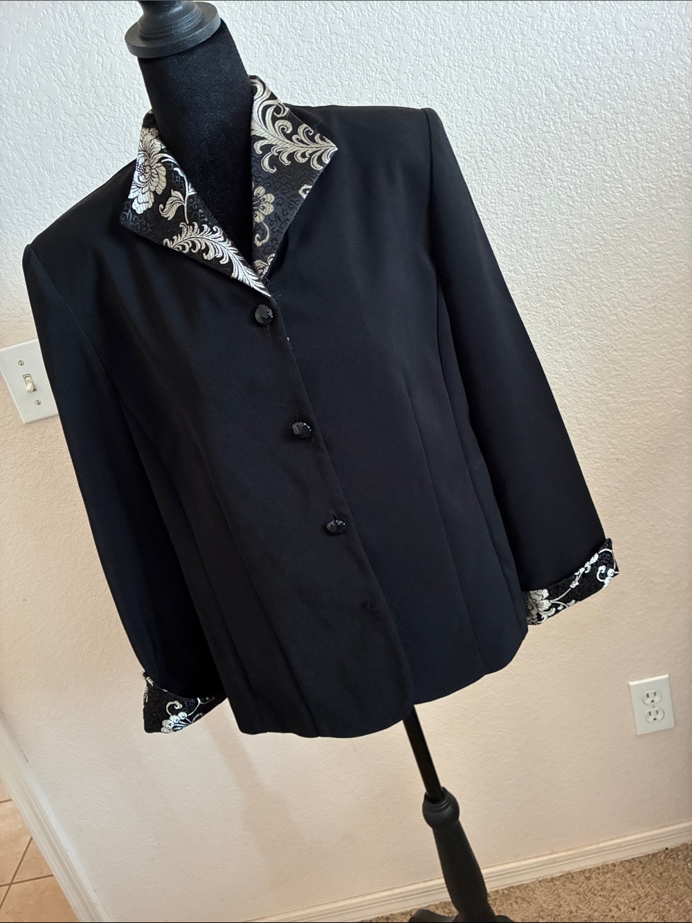 Black Women's Blazer with Embroidered Contrast Collar